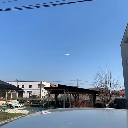 Appartamento 2 Et 1 Salon Près De L'aéroport De Belgrado