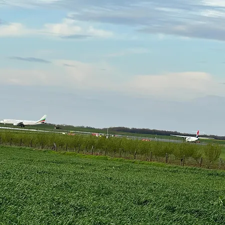 Appartamento 2 Et 1 Salon Près De L'aéroport De *
