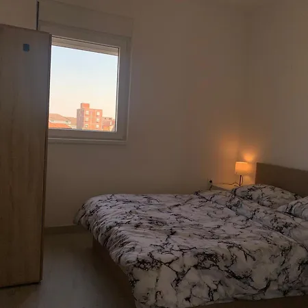 Appartamento 2 Et 1 Salon Près De L'aéroport De