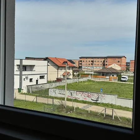 2 Et 1 Salon Près De L'aéroport De Belgrado