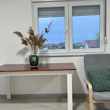 شقة 2 Et 1 Salon Pres De L'aeroport De بلغراد