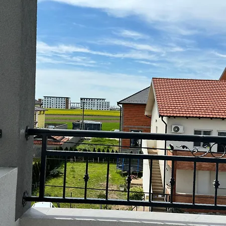 Appartamento 2 Et 1 Salon Près De L'aéroport De Belgrado