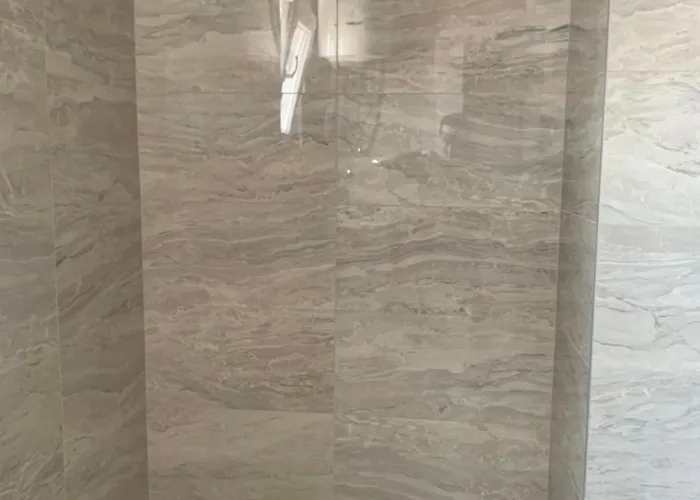 2 Et 1 Salon Pres De L'aeroport De