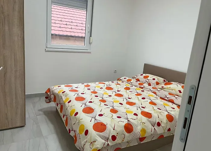 2 Et 1 Salon Pres De L'aeroport De * Belgrad