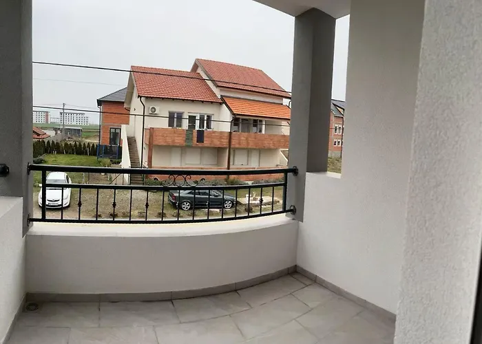 Apartament 2 Et 1 Salon Pres De L'aeroport De Belgrad