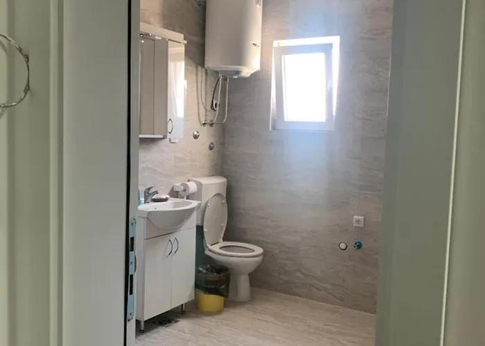 Apartament 2 Et 1 Salon Pres De L'aeroport De *