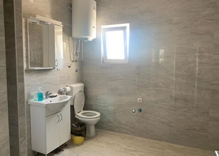 Apartman 2 Et 1 Salon Pres De L'aeroport De *