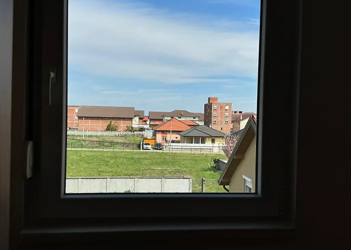 2 Et 1 Salon Pres De L'aeroport De * Belgrad