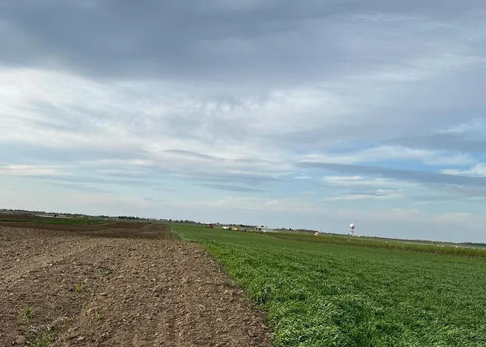 2 Et 1 Salon Pres De L'aeroport De *