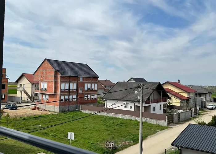 2 Et 1 Salon Pres De L'aeroport De Belgrád